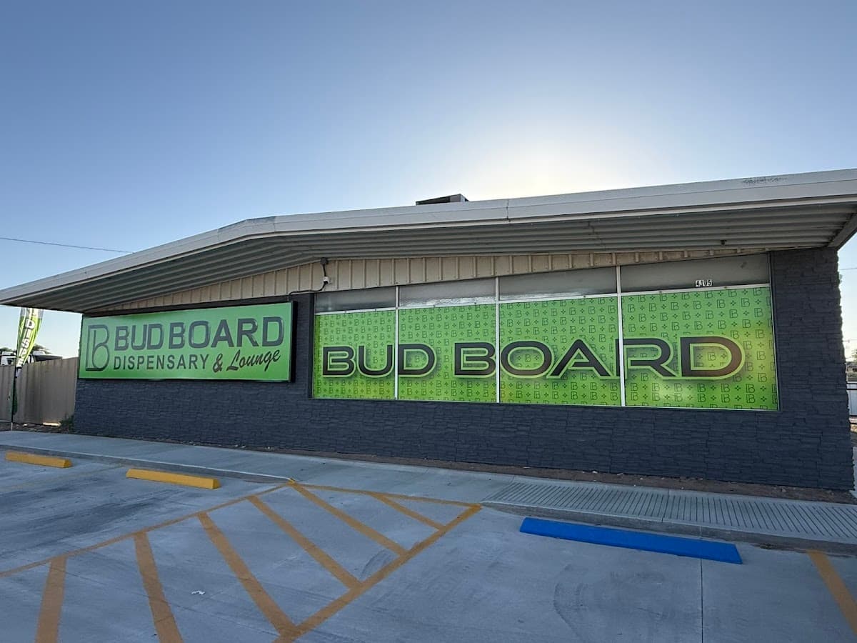 Bud Board Dispensary - Smoke Shop & Lounge