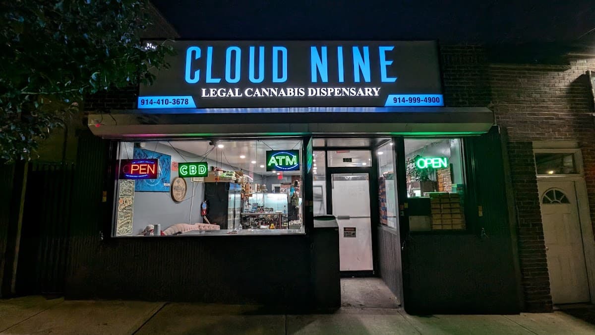 Cloud 9 Smoke & Gift Shop INC.