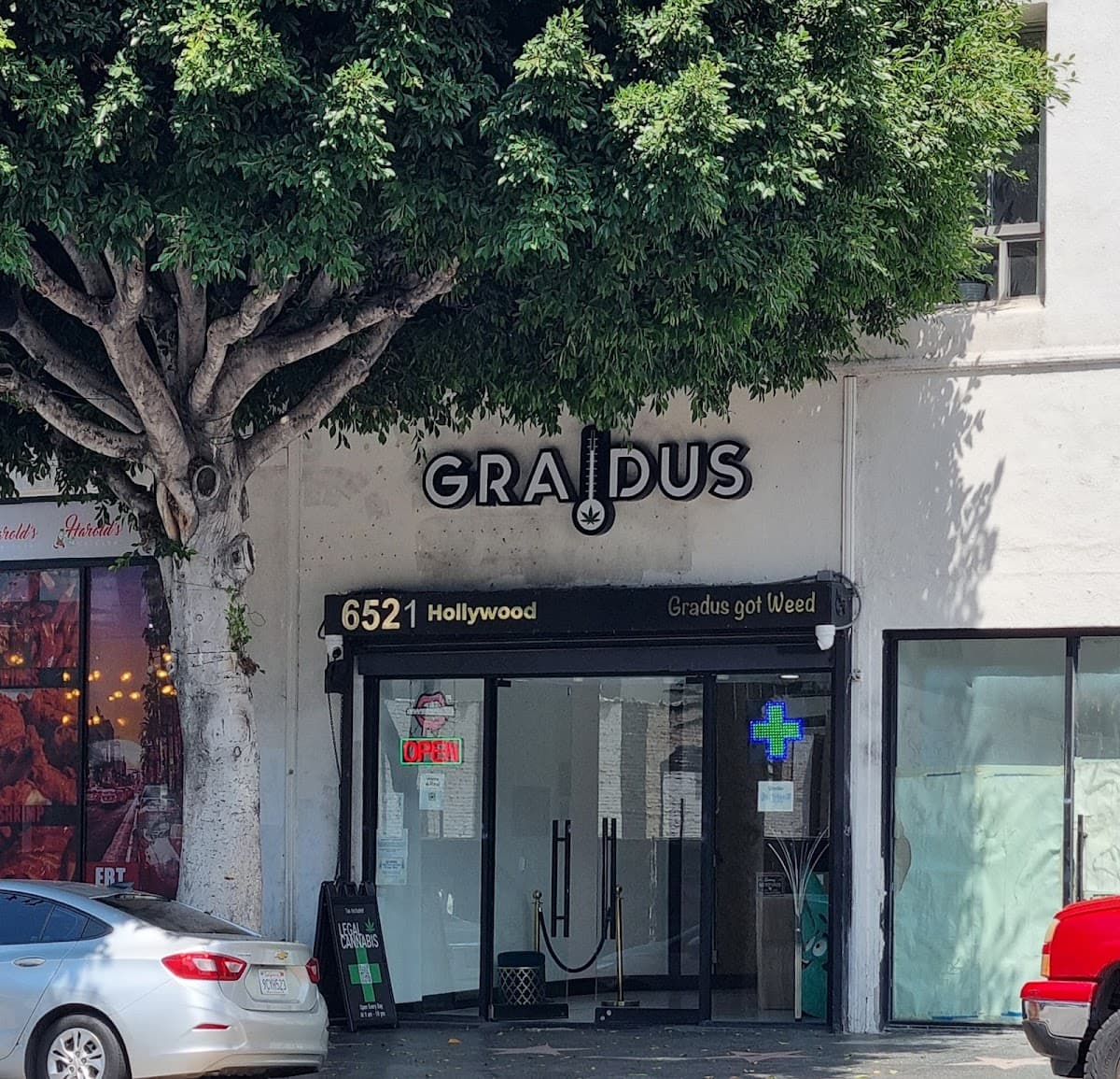 Gradus Hollywood [Equity Retailer]