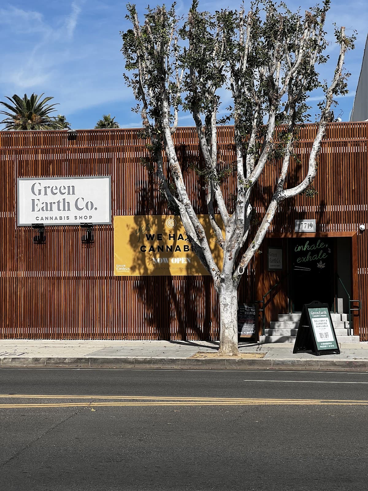 Green Earth Collective Granada Hills And Green Earth CO. [Equity Retailer]
